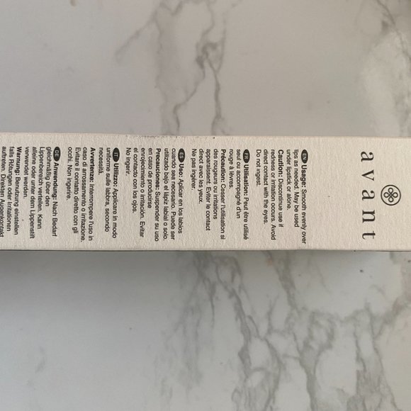 Hyaluronic Acid Replenishing Lip Serum - Picture 5 of 6